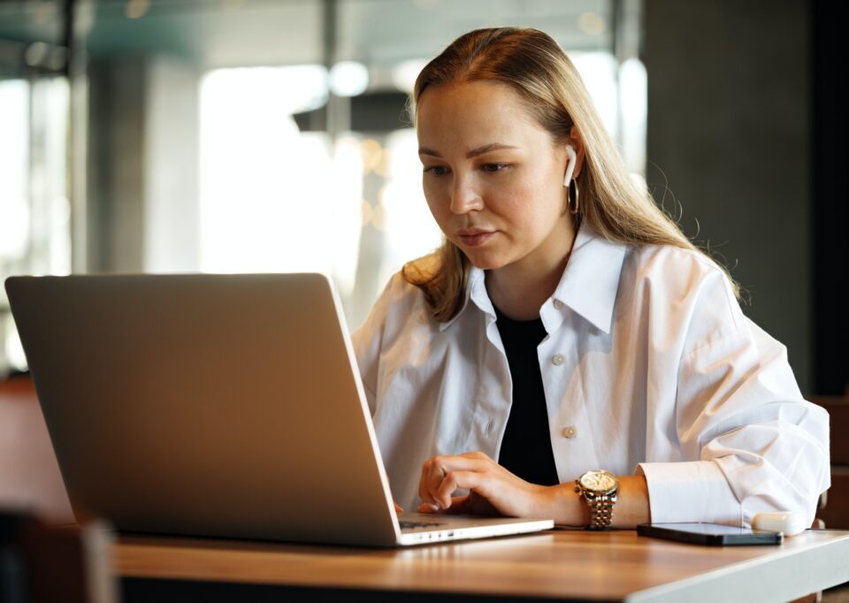 young-woman-working-with-laptop